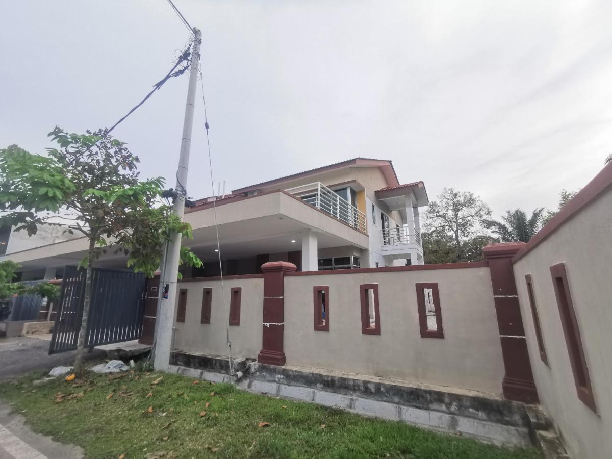 Oyo Homes 90524 D'J Pegaso Serom Homestay Muar Εξωτερικό φωτογραφία