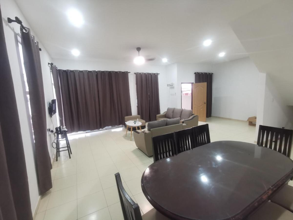 Oyo Homes 90524 D'J Pegaso Serom Homestay Muar Εξωτερικό φωτογραφία