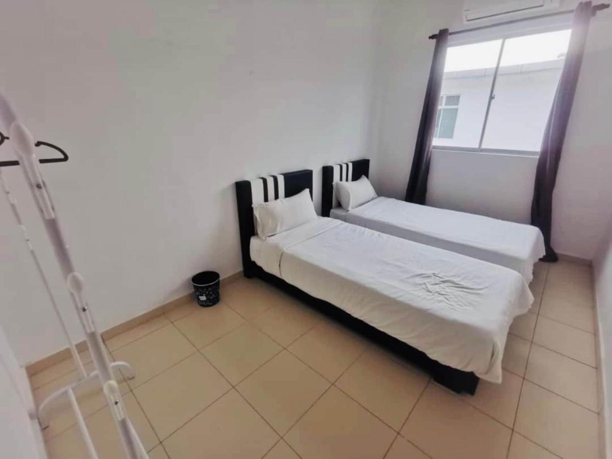 Oyo Homes 90524 D'J Pegaso Serom Homestay Muar Εξωτερικό φωτογραφία