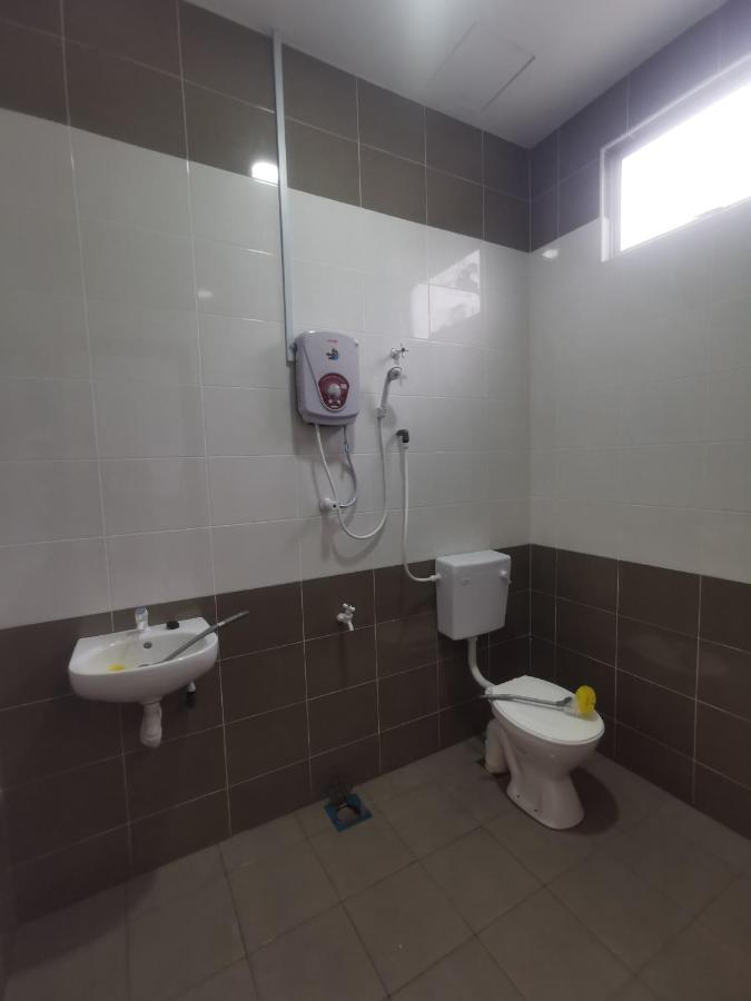 Oyo Homes 90524 D'J Pegaso Serom Homestay Muar Εξωτερικό φωτογραφία